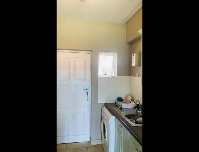 2 BEDROOM PROPERTY TO RENT IN KINGSWOOD